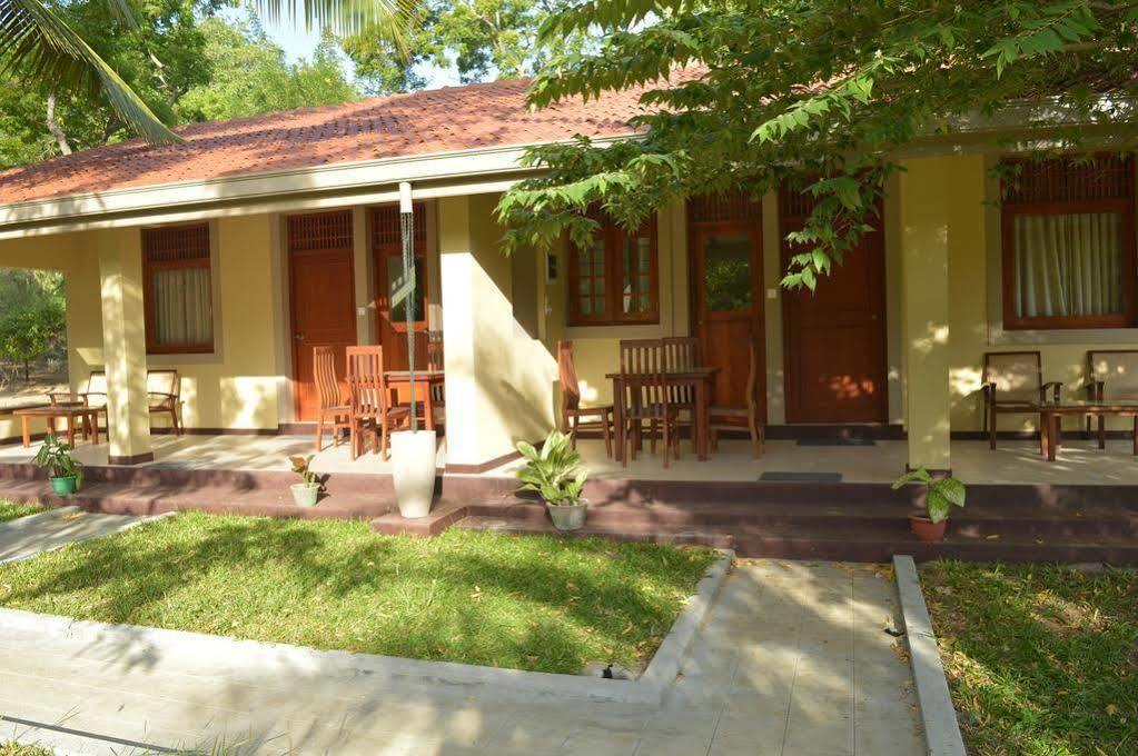 טיסמהרמה The Lake View Bungalow Yala מראה חיצוני תמונה